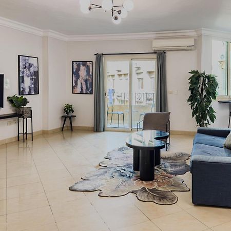 Distinct & Decent 2 Bdr Apt Steps From Nightlife And Airport Cairo Ngoại thất bức ảnh