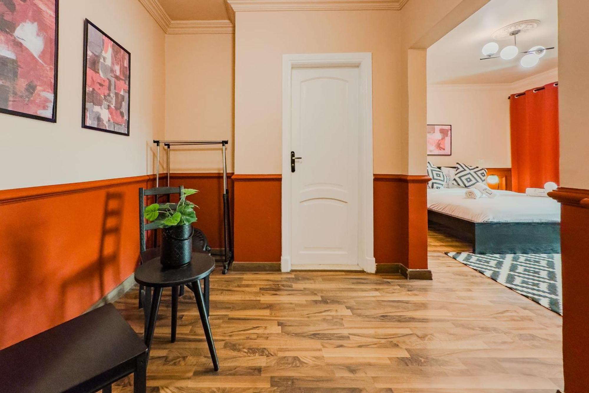 Distinct & Decent 2 Bdr Apt Steps From Nightlife And Airport Cairo Ngoại thất bức ảnh